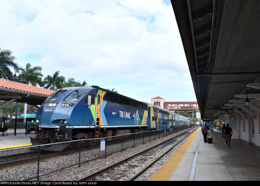 The southbound Tri-Rail heads away from WPB toward its next stop of Lake Worth